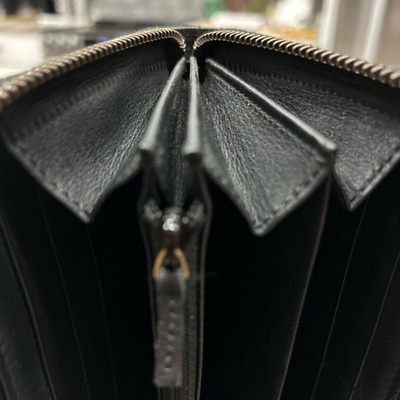 Gucci Authentic Black Calfskin Matelasse Leather Pearl Marmont Zip Around Wallet - Picture 8 of 11